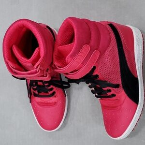Puma Women's Sneakers in Red and Black
